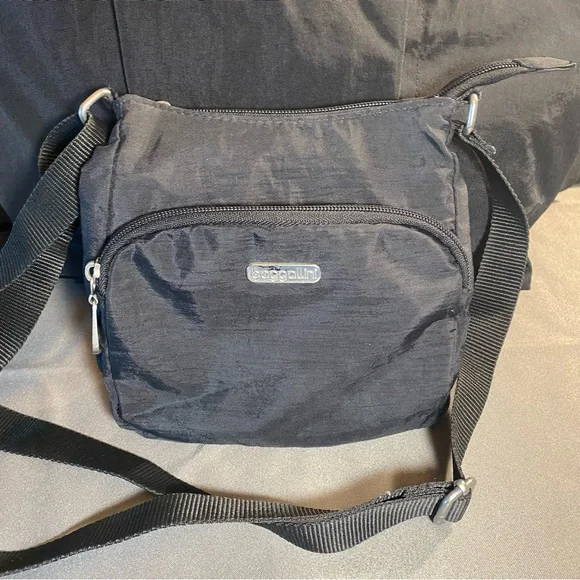 Baggallini set of two purses, one shoulder strap, one adjustable Crossbody black - Picture 2 of 15